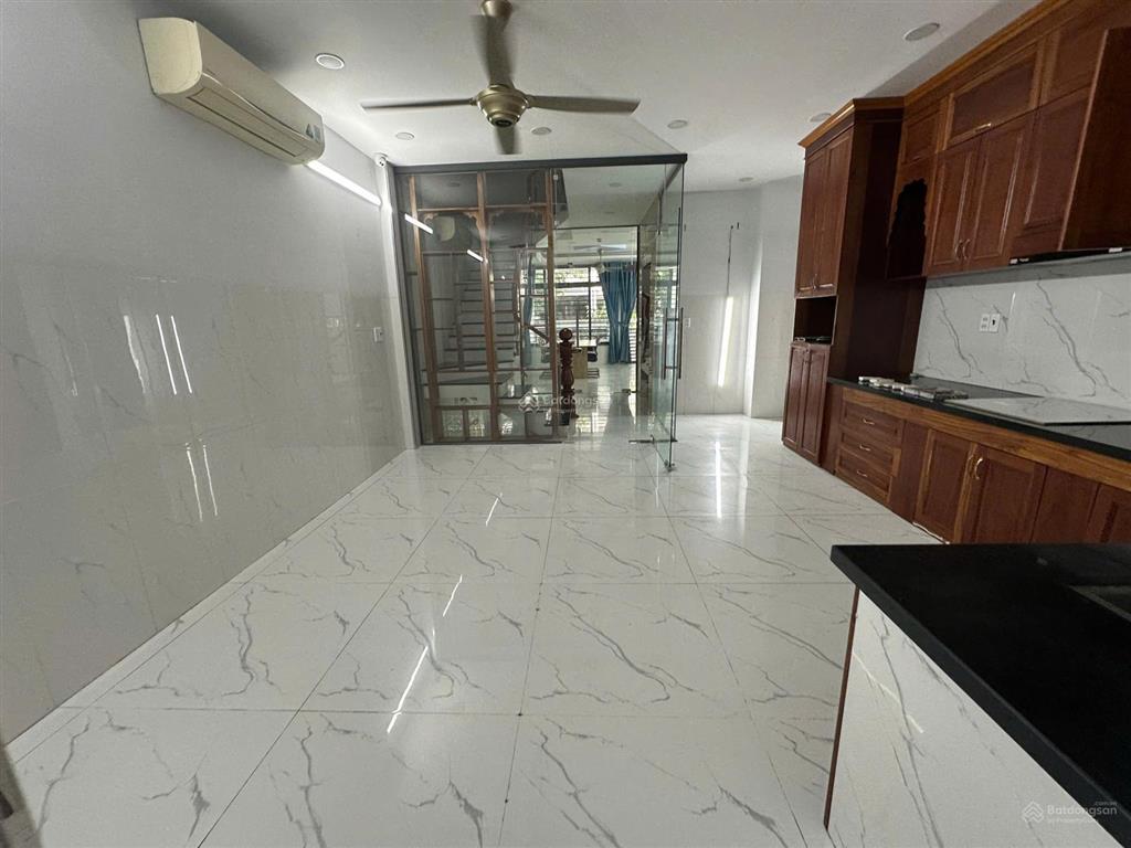 Cho thuê văn phòng tầng trệt giá 12,5tr 5x21m