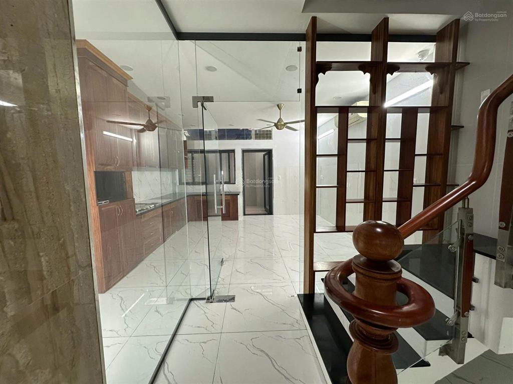 Cho thuê văn phòng tầng trệt giá 12,5tr 5x21m