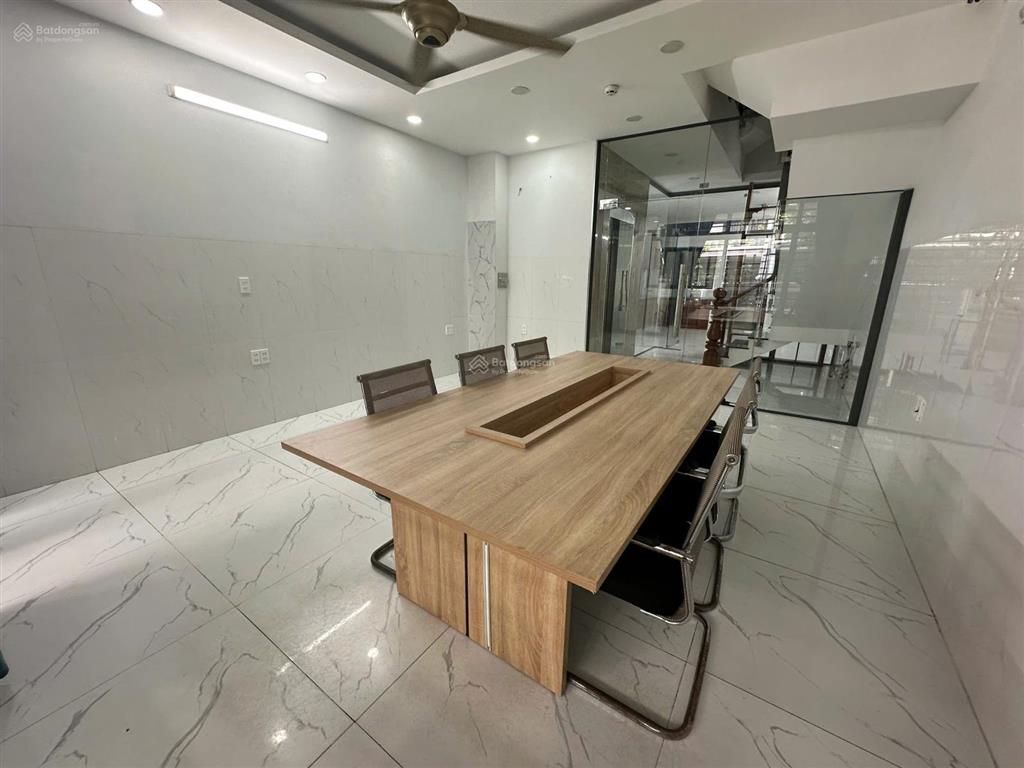 Cho thuê văn phòng tầng trệt giá 12,5tr 5x21m