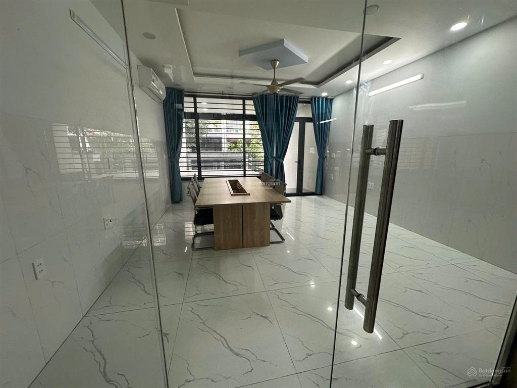 Cho thuê văn phòng tầng trệt giá 12,5tr 5x21m