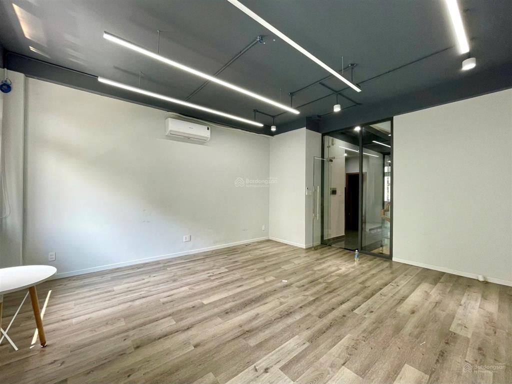 Cho thuê nguyên căn kđt vạn phúc city giá 32tr có thang máy