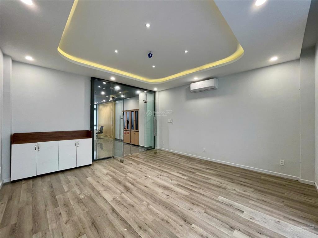 Cho thuê nguyên căn kđt vạn phúc city giá 32tr có thang máy