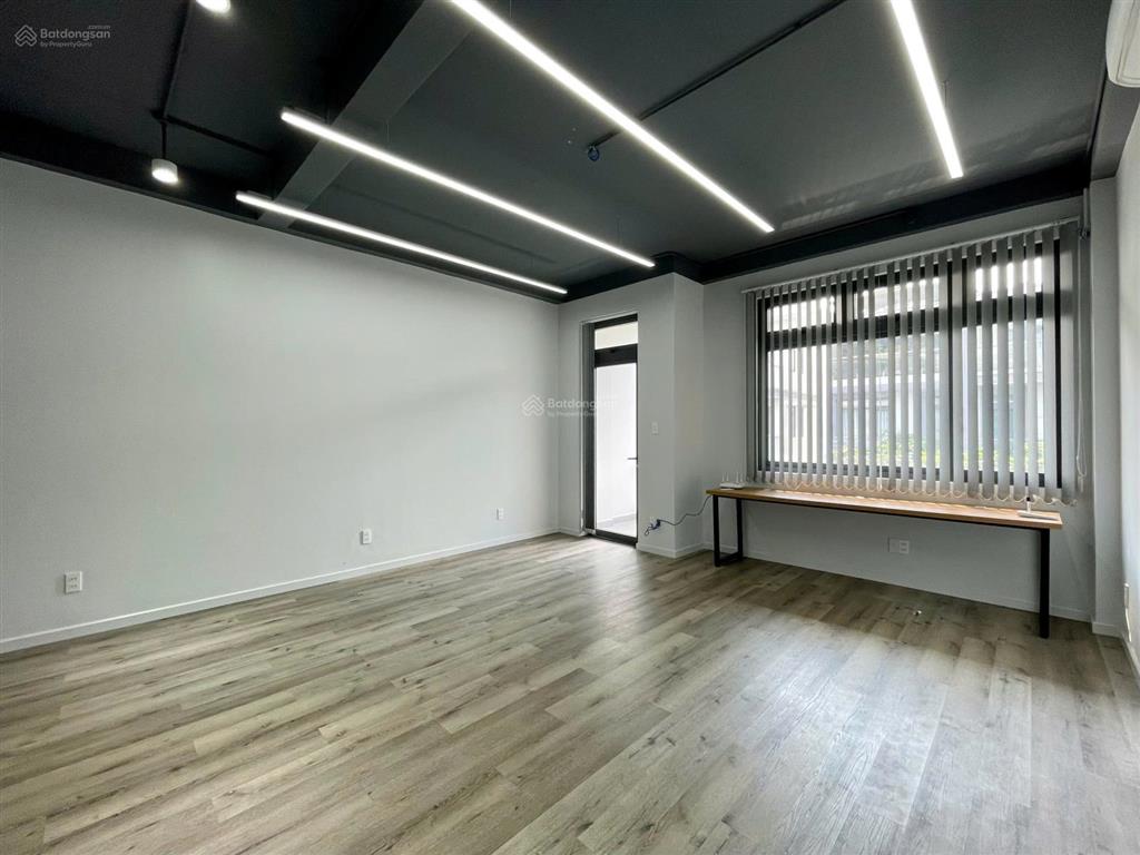 Cho thuê nguyên căn kđt vạn phúc city giá 32tr có thang máy
