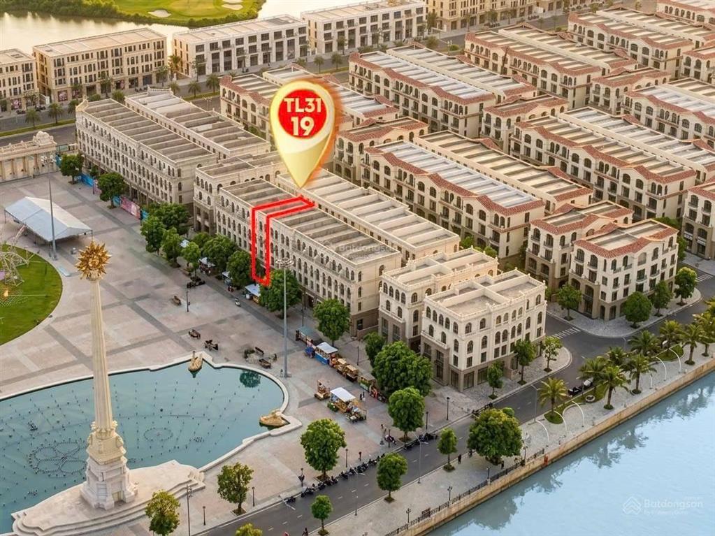 Shop trực diện quảng trường châu âu giá 14 tỷ , hàng của normura