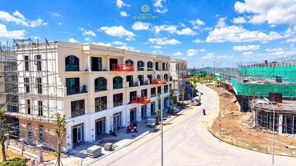 Xẻ khe sát công viên vinhomes golden city, 5,6 tỷ, 111m2, mặt tiền 8m