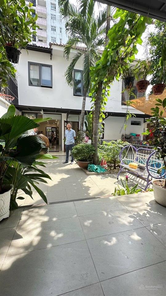 Giảm mạnh hơn 3 tỷ  gấp bán biệt thự sân vườn  hồ bơi  phước bình  q9  gần the global city.