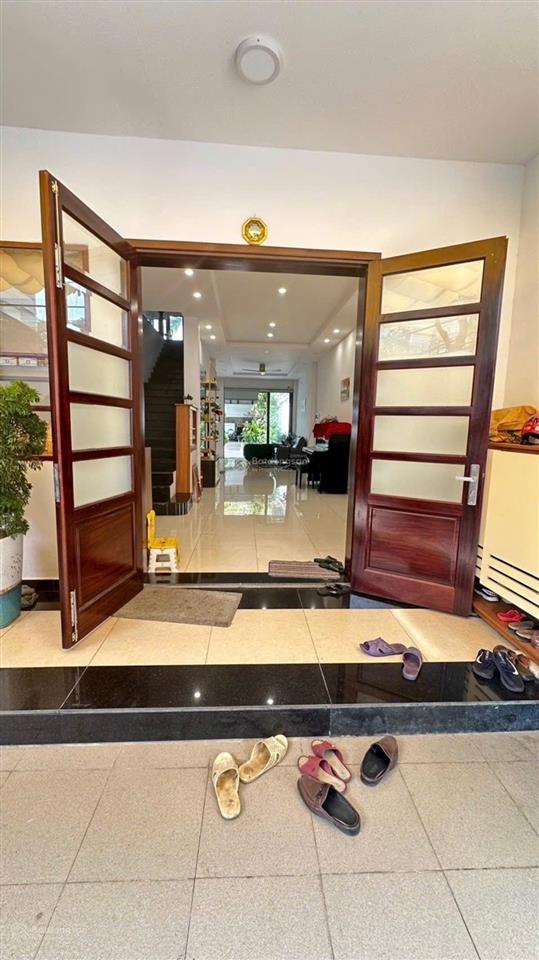 Giảm mạnh hơn 3 tỷ  gấp bán biệt thự sân vườn  hồ bơi  phước bình  q9  gần the global city.