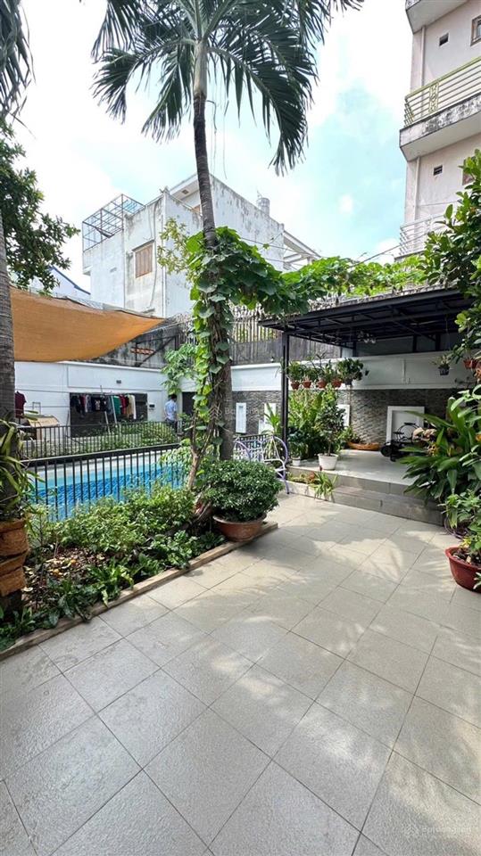 Giảm mạnh hơn 3 tỷ  gấp bán biệt thự sân vườn  hồ bơi  phước bình  q9  gần the global city.