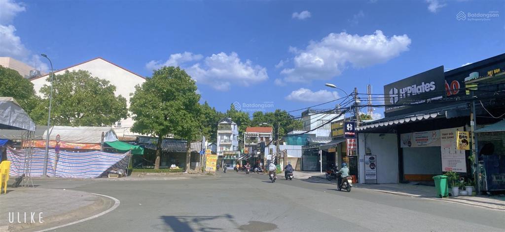 Bán đất tặng nhà cấp 4, mt đường ngô quyền, hiệp phú, q9.