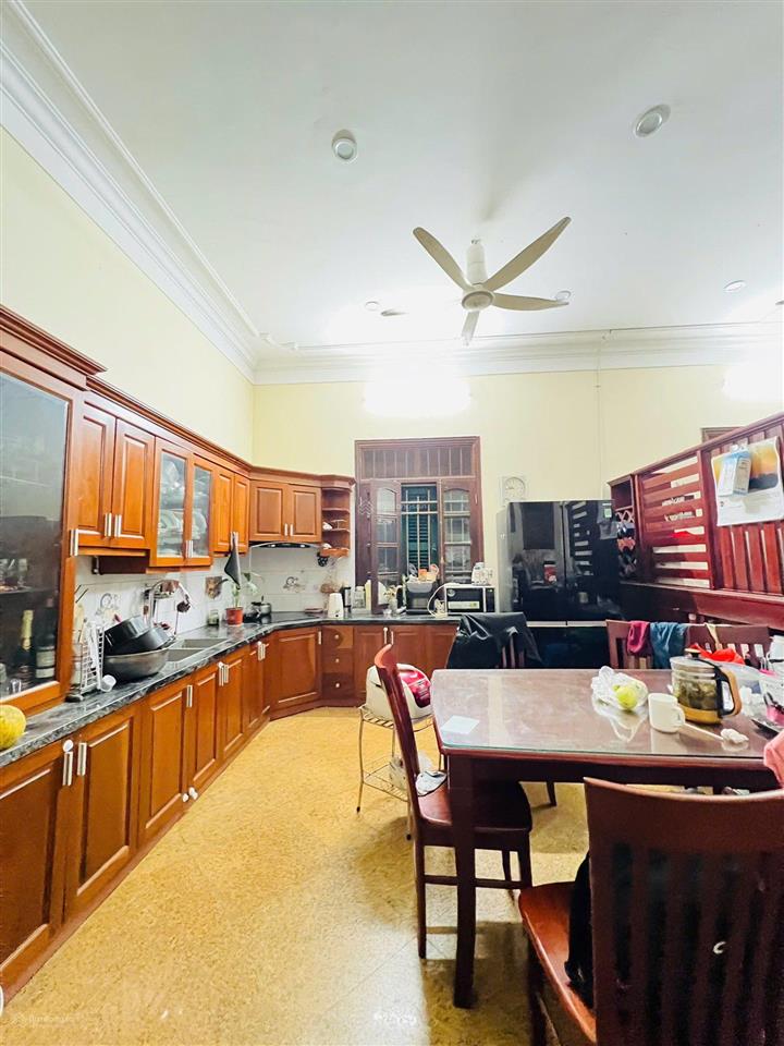 Bán nhà cự lộc thanh xuân 105m24t mt10,5m lô góc view hồ 3 thoáng 38 tỷ cự lộc.