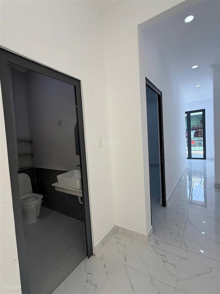 Mặt tiền kinh doanh bình tân, gần cv phú lâm 75m2 (4x19), có lề 2m
