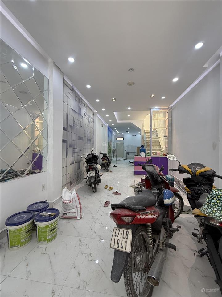 Mặt tiền kinh doanh bình tân, gần cv phú lâm 75m2 (4x19), có lề 2m