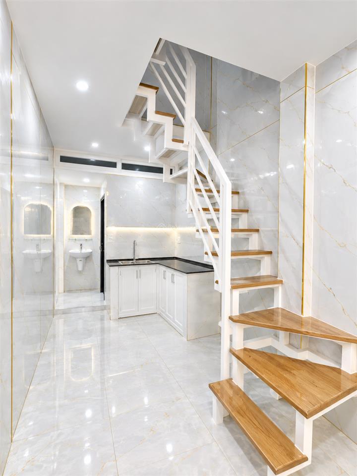 Bán nhà đẹp mới 3 tầng 3pn 2wc  phường linh xuân, hẻm xe hơi, sổ riêng  giá chỉ 2,9 tỷ