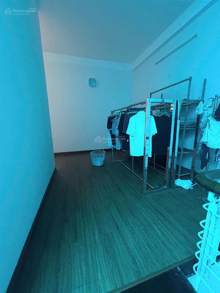 Cho thuê nhà mặt phố 3/2, 22 triệu, 100m2, 5pn, 6wc, giá ưu đãi!