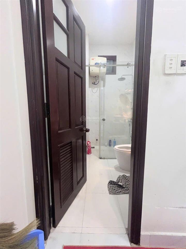 Cho thuê nhà mặt phố 3/2, 22 triệu, 100m2, 5pn, 6wc, giá ưu đãi!