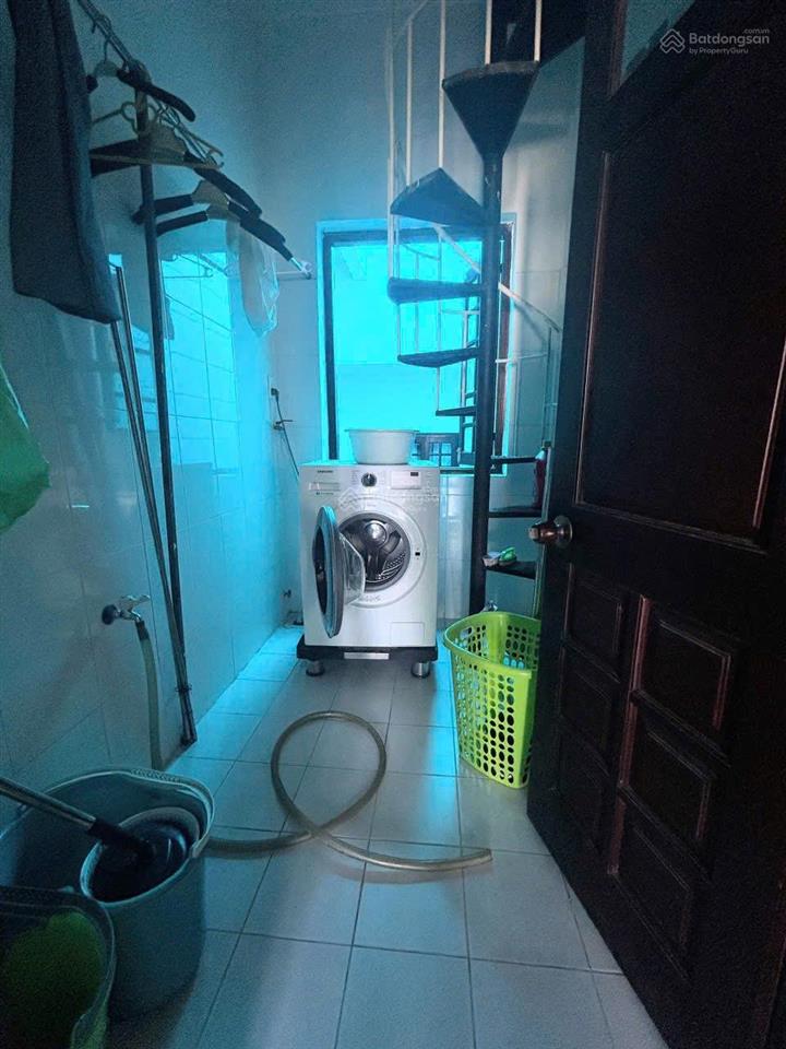 Cho thuê nhà mặt phố 3/2, 22 triệu, 100m2, 5pn, 6wc, giá ưu đãi!