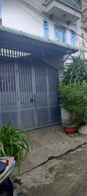Bán nhà vị trí đẹp hẻm xe hơi thới an 11  dt 100m2, phường thới an  quận 12 nhỉnh 5 tỷ