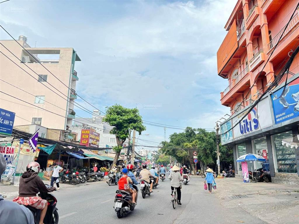 Chỉ 4.5 tỷ, có ngay căn nhà 2 tầng 72m2. cạnh chợ tăng nhơn phú + lê văn việt. dt 72m2 ( 4.6 x 16 )