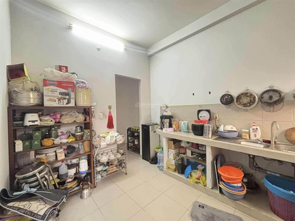 Chỉ 4.5 tỷ, có ngay căn nhà 2 tầng 72m2. cạnh chợ tăng nhơn phú + lê văn việt. dt 72m2 ( 4.6 x 16 )
