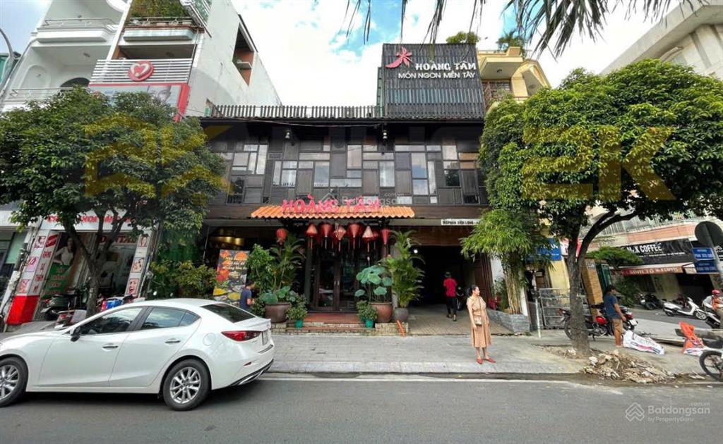 Biệt thự mặt tiền 352 phan xích long, phường 2, quận phú nhuận
