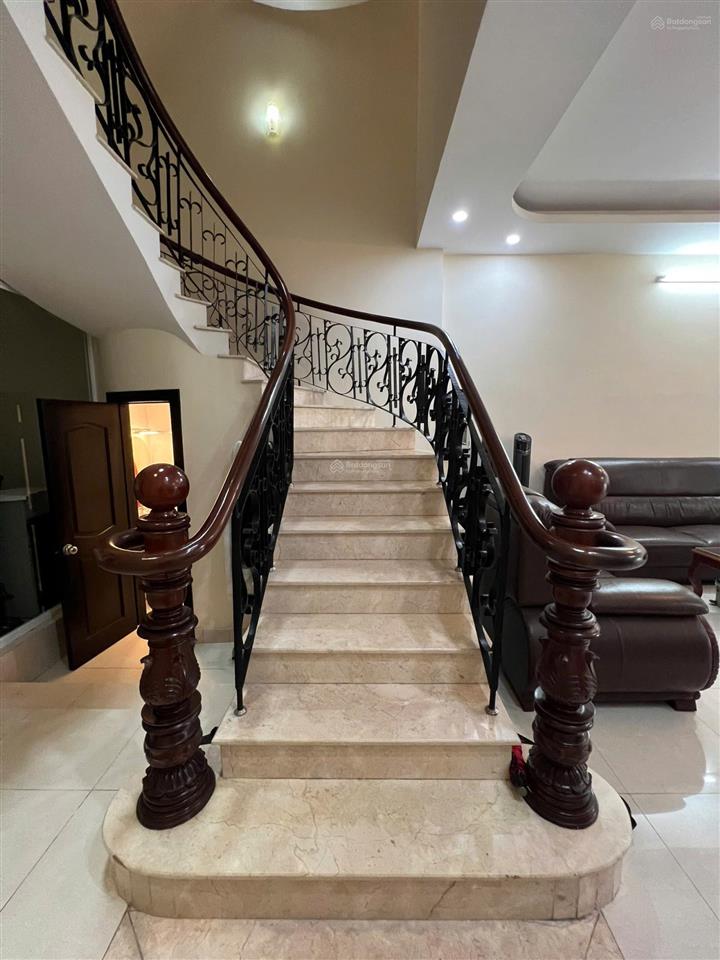 Cho thuê nguyên căn ngang 5x20m phan đăng lưu p.6 4pn 4wc gần nguyễn văn đậu  phù hợp ở 34tr