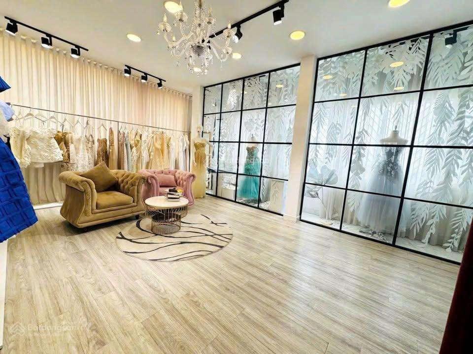 Cho thuê mặt tiền nguyễn gia trí  dt 5x20m  giá 80tr