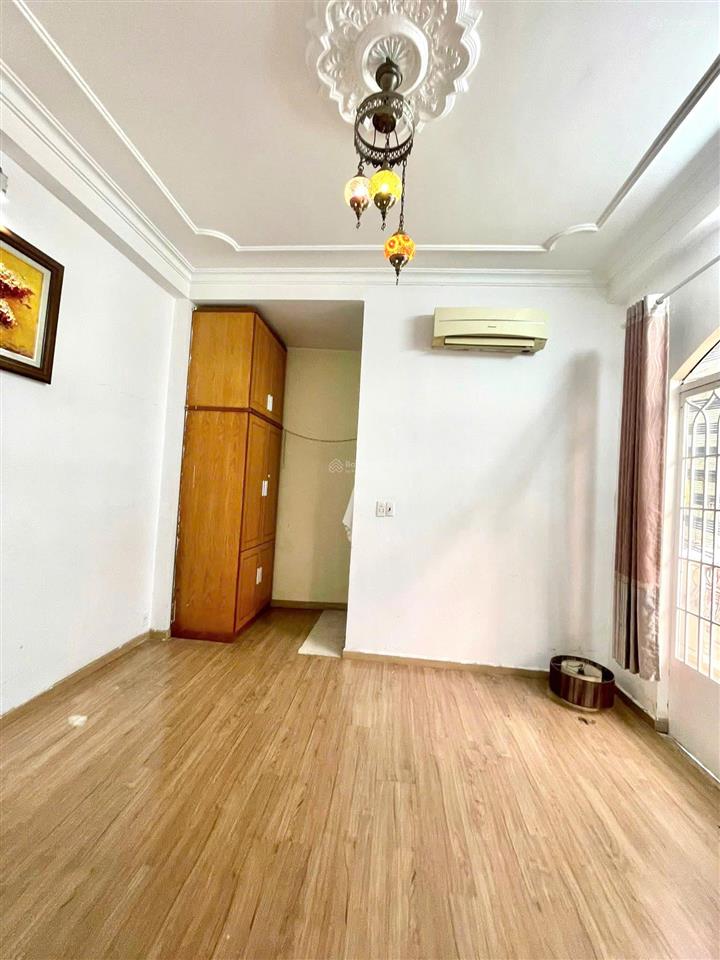 Hẽm kinh doanh   bùi đình túy  5x20m 4 tầng  giá 25tr