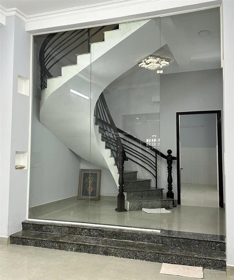 Mặt tiền kinh doanh xô viết nghệ tĩnh 4,5x20m 3 tầng giá 20tr