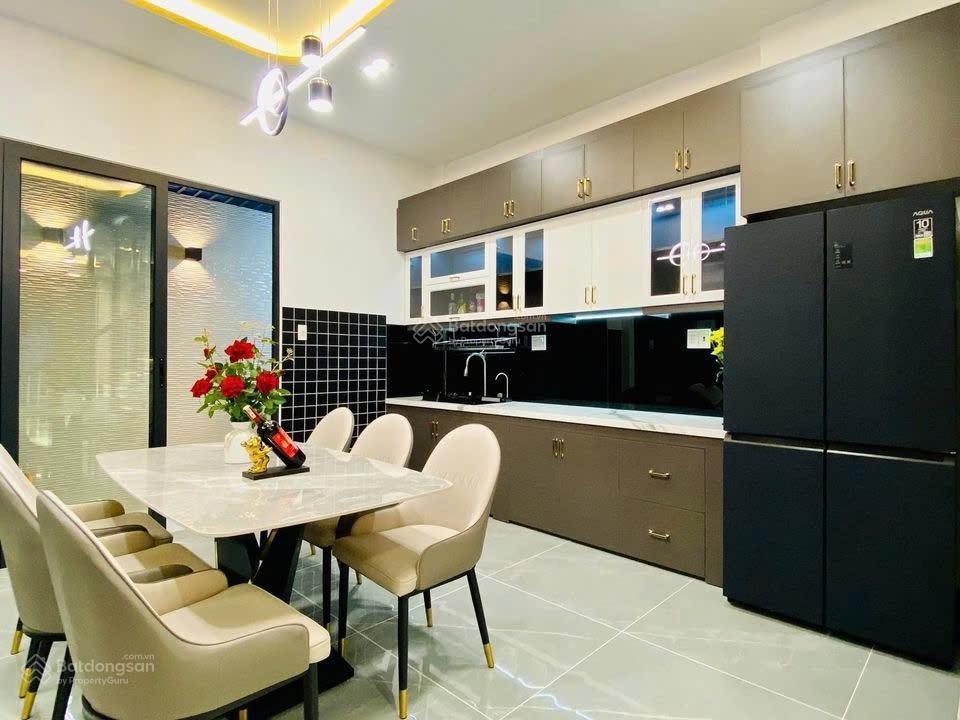 1tỷ970 còn tl mặt tiền tô ngọc vân 72m2 4pn 4wc shr, đầy đủ nội thất