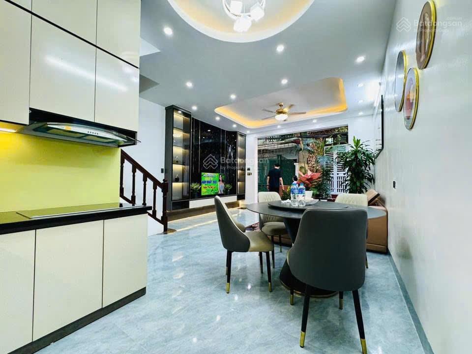 Mặt tiền lê văn việt, q9 72m2 shr đầy đủ nội thất
