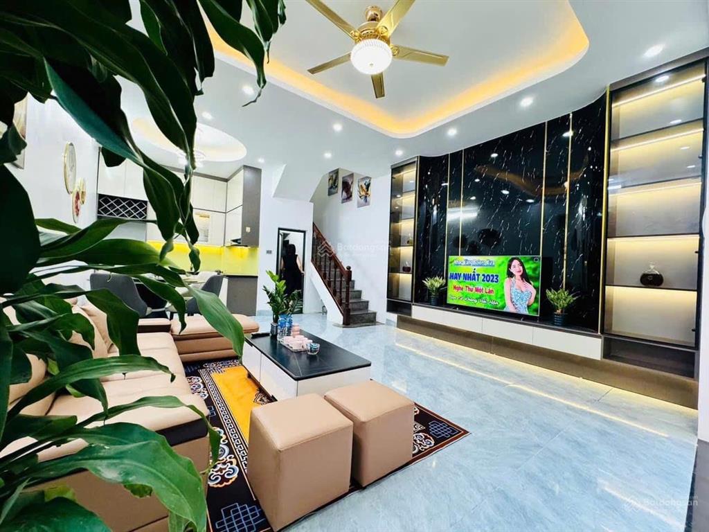 Mặt tiền lê văn việt, q9 72m2 shr đầy đủ nội thất