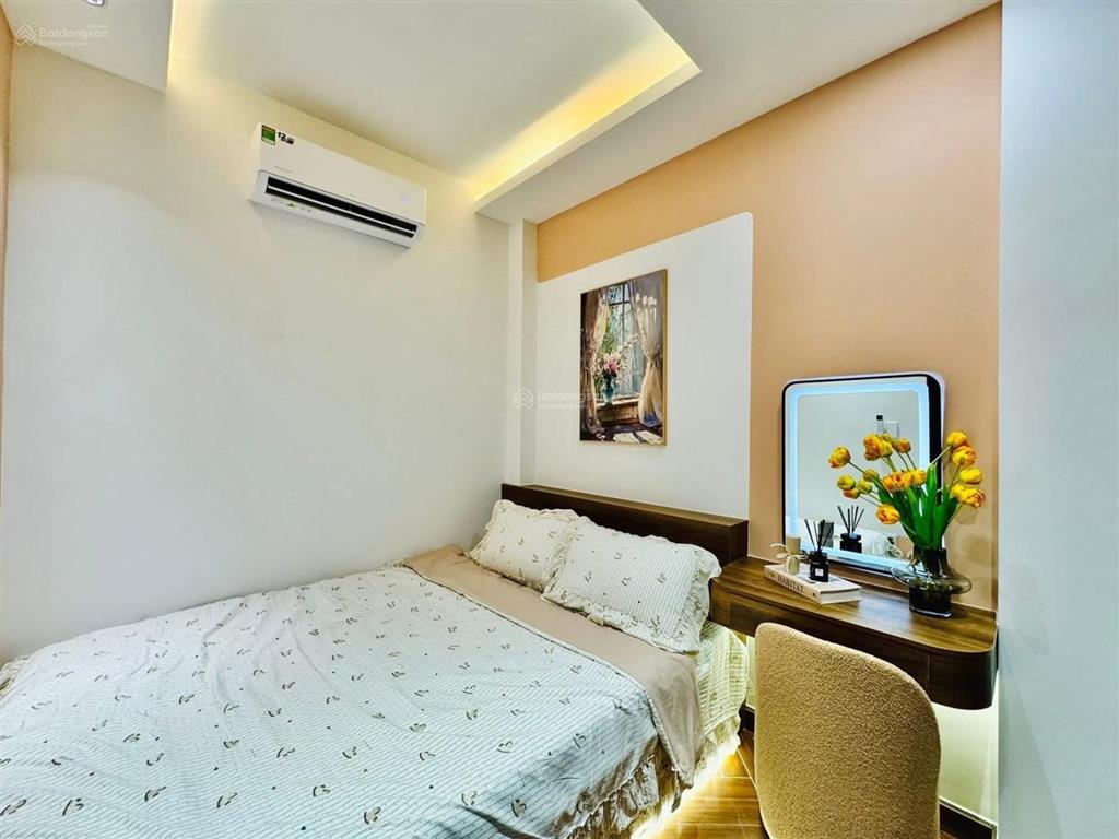 2tỷ170 còn tl mặt tiền trần xuân soạn, q7, 68m2, shr đầy đủ nội thất