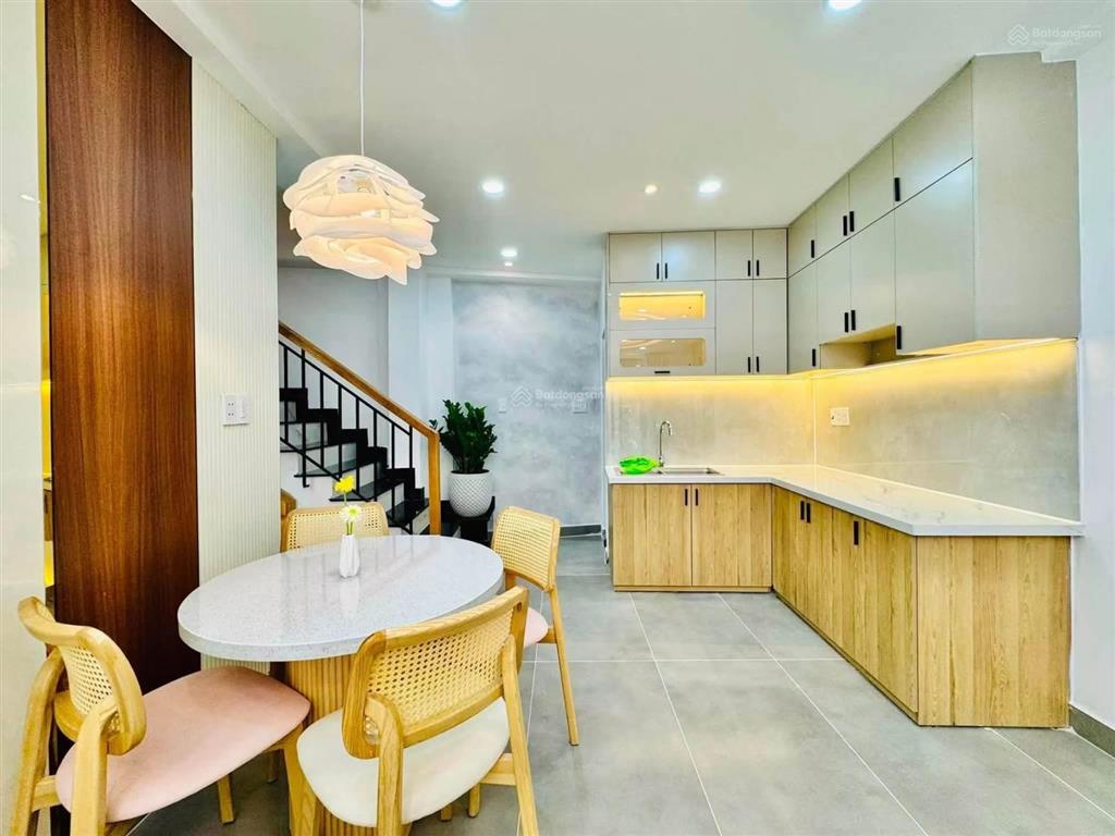 3 tỷ 070 còn tl mặt tiền tú xương, q3 72m2 shr đầy đủ nội thất