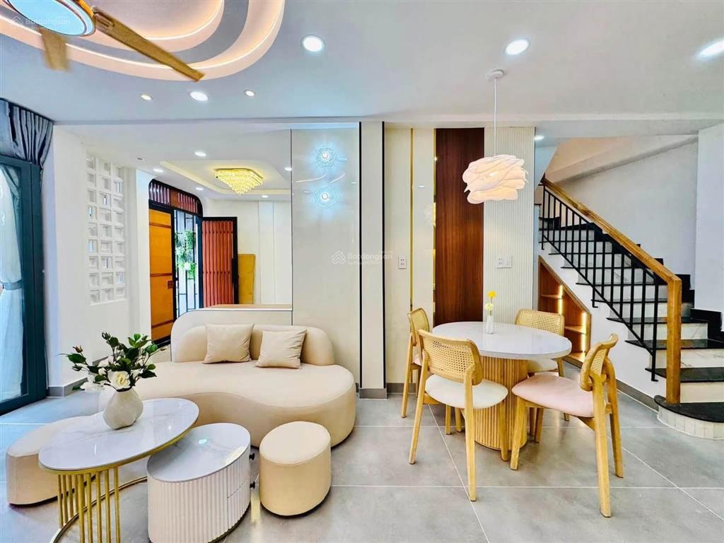 3 tỷ 070 còn tl mặt tiền tú xương, q3 72m2 shr đầy đủ nội thất