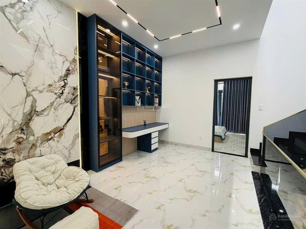 Mặt tiền nguyễn thái sơn, gò vấp, shr đầy đủ nội thất