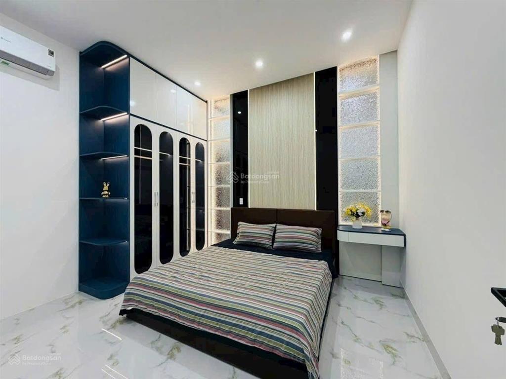 Mặt tiền nguyễn thái sơn, gò vấp, shr đầy đủ nội thất
