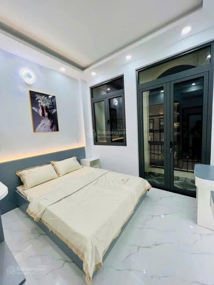 Còn thương lượng. mặt tiền trường sa, quận 3. shr đầy đủ nội thất