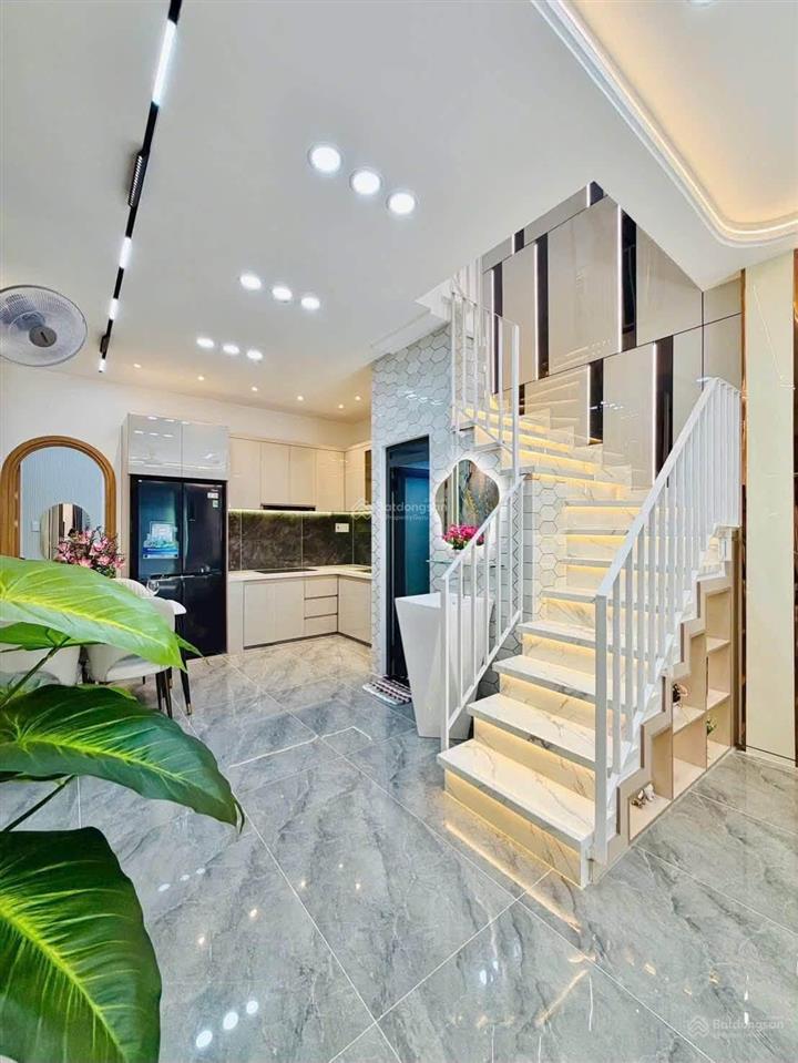 Mặt tiền nguyễn thiện thuật, quận 3 72m2, shr, đầy đủ nội thất