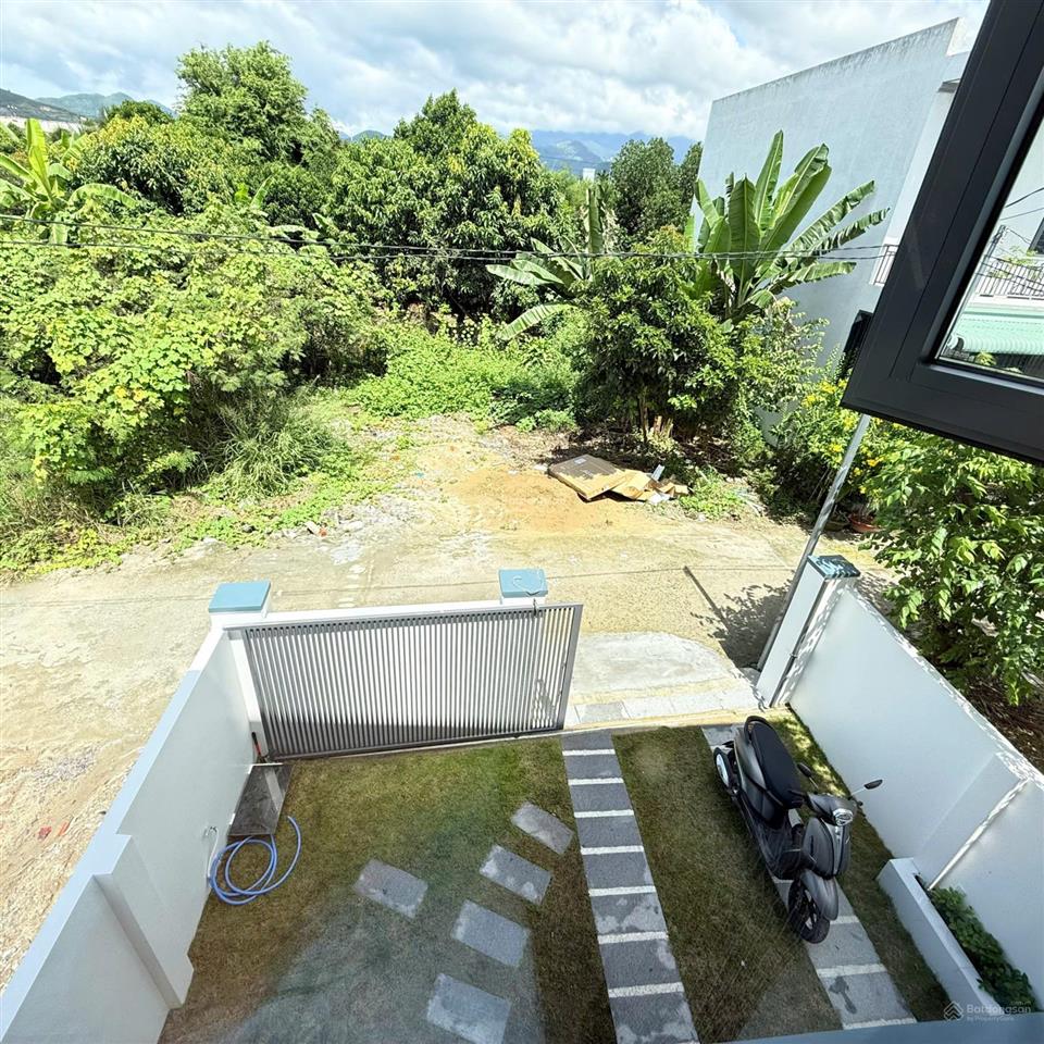 Bán nhanh nhà mới 100% giá rẻ ngay thị trấn diên khánh đường ô tô 4m, đã hoàn công