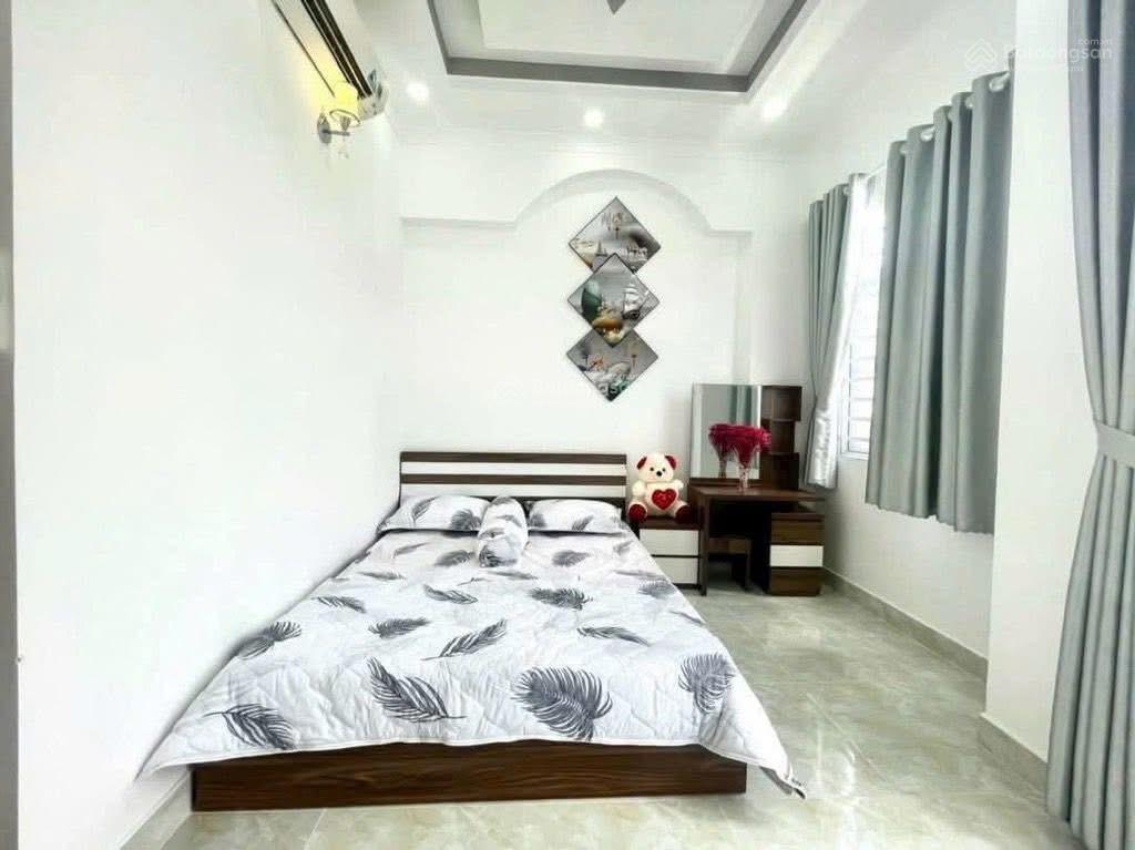 Chỉ 5 tỷ 5  oto đến nhà  nhà 3 tầng  50m  đường 5m  4pn  ngay cầu phú xuân