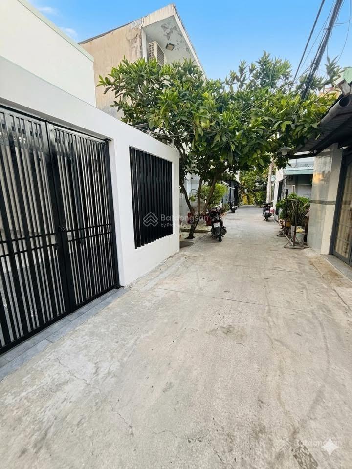 Liền kề quận 7  4 tỷ 890  nhà mới 100m  ngang 4m  3pn  ngay cầu phú xuân