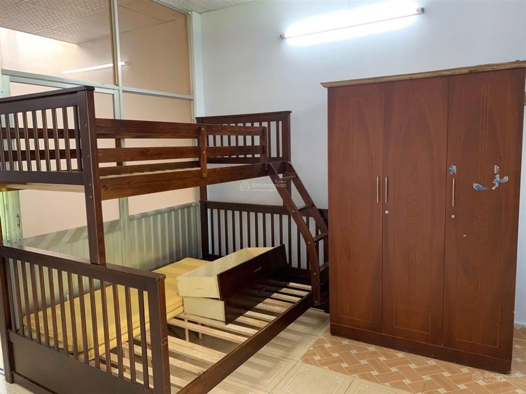 Quận 7  3 tỷ 280 ( tl )  nhà 2 tầng 35m  ngang 4,1m  ngay ubnd phú thuận