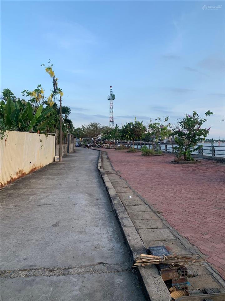 Lê văn lương  2 tỷ 690  nhà vườn nghỉ dưỡng 654m  view sông