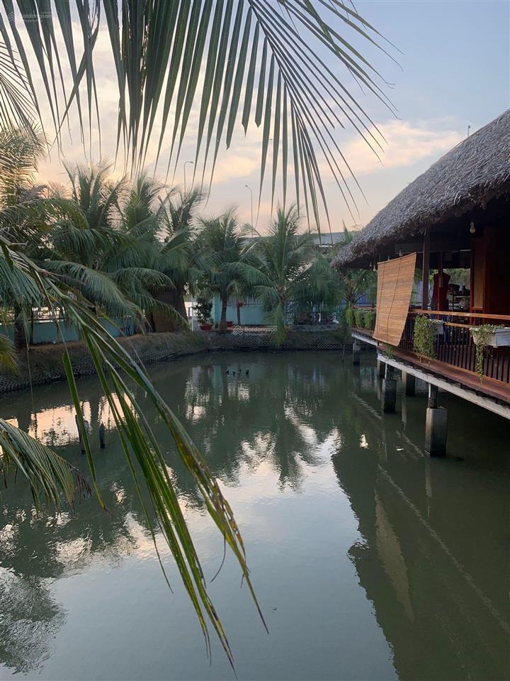 Lê văn lương  2 tỷ 690  nhà vườn nghỉ dưỡng 654m  view sông