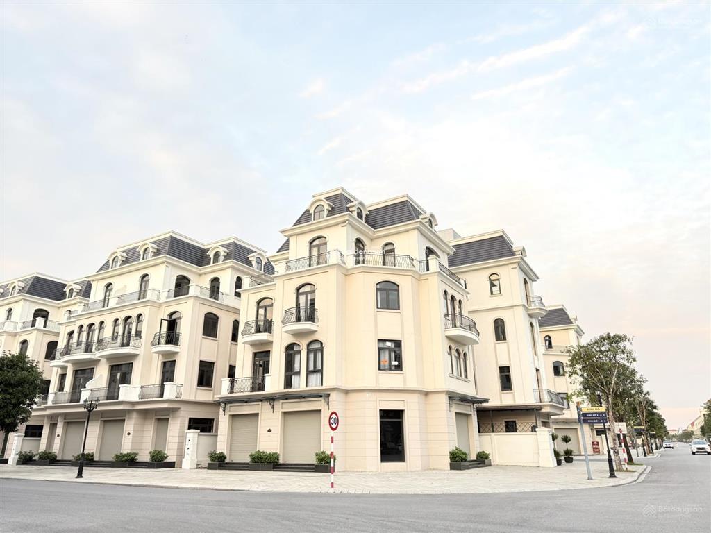 Chiết khấu lên đến 47%. quỹ căn đẹp giá rẻ đơn giá 99tr/m2, nộp 30% nhận nhà ở luôn. gọi 0942 906 ***