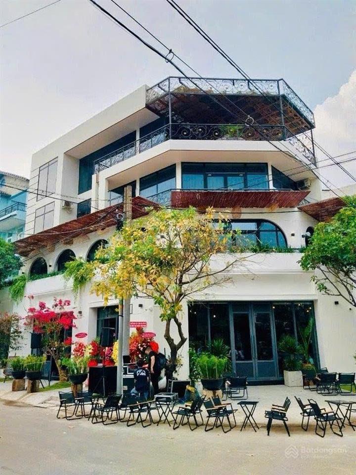 Lô góc 2 mặt tiền siêu vip  kinh doanh  không lộ giới  thang máy siêu đẹp