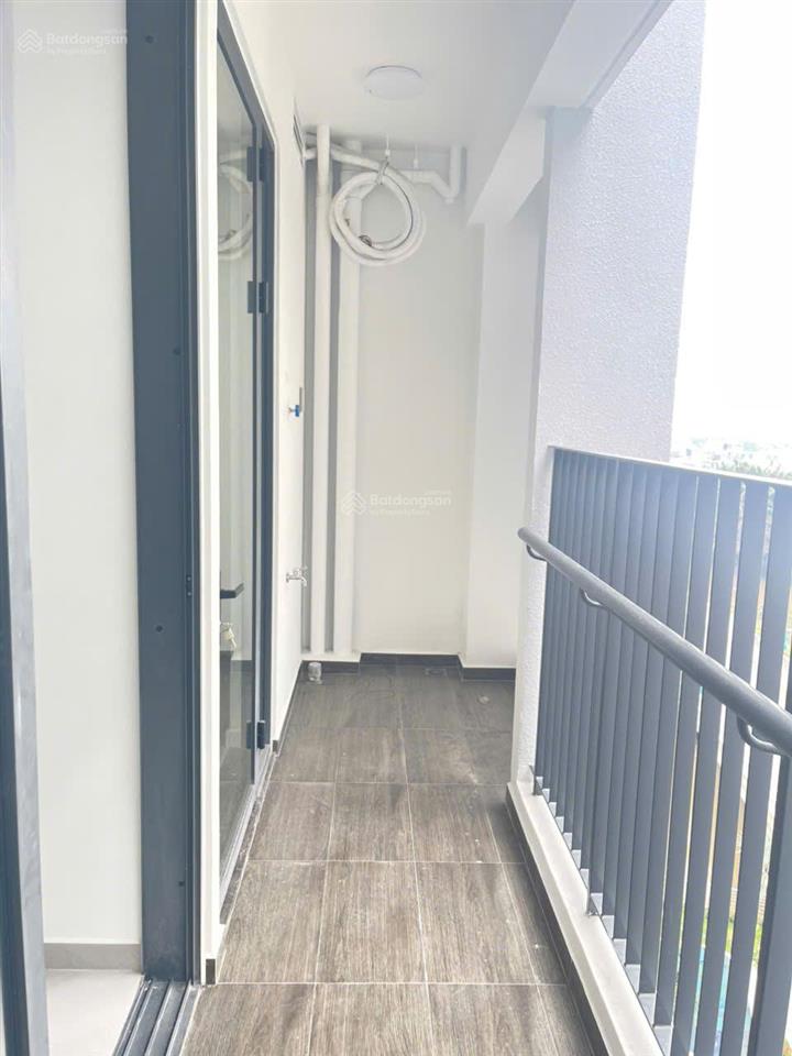 Cho thuê mt eastmark city 2pn + 1wc dt 63m2 nhà mới vào ở liền, nội thất có rèm + máy lạnh, máy nn