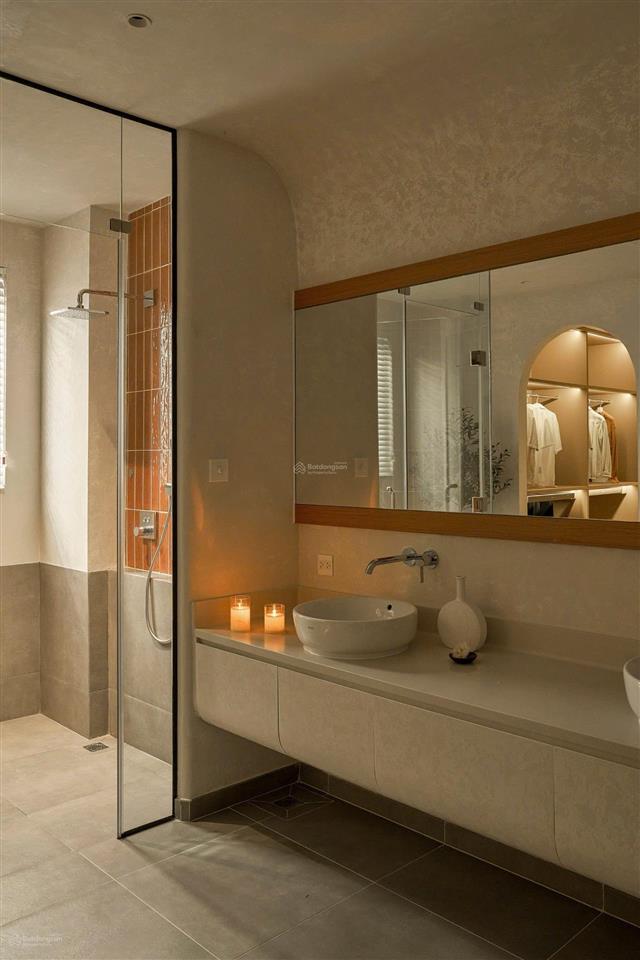 Cho thuê gấp biệt thự centana city, nội thất đẹp theo thiết kế 3 tầng giá 20 triệu, 140m2, 4pn, 5wc