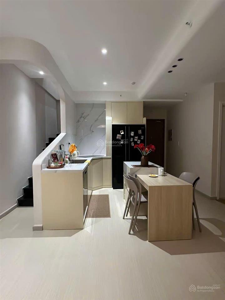 Chủ cần ra nhanh căn duplex 3pn+3wc dt 120m2 có vườn 15m có 2 tầng thông nhau giá 5.1 tỷ có sổ sẵn.