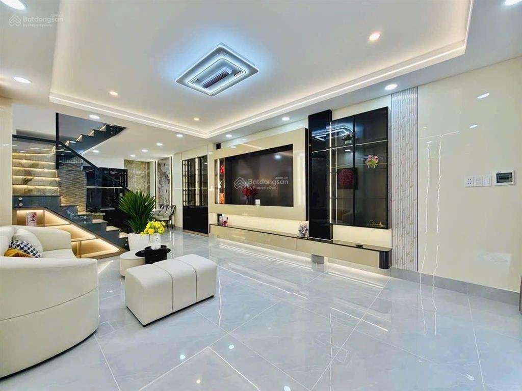 2ty180  cần bán căn nhà có hđ thuê 16tr/tháng đường võ thị sáu, quận 3
